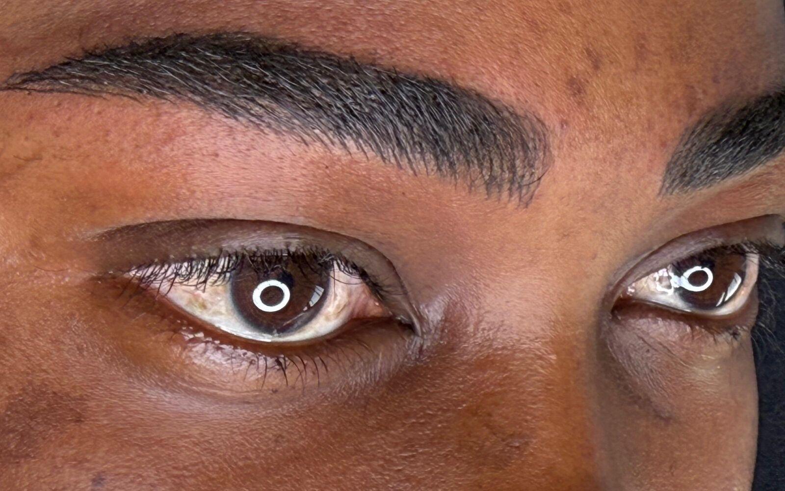 Sourcils après microblading